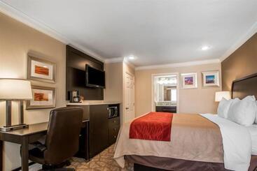 شقة فندقية Quality Inn Downey