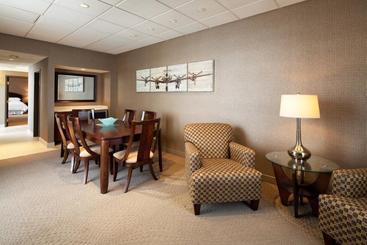 هتل Sheraton Cleveland Airport