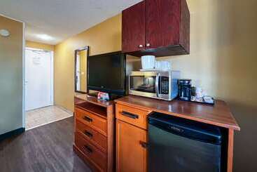 Econo Lodge Motel Village