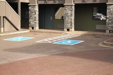 هتل Accent Inns Kelowna