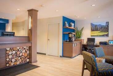هتل Accent Inns Kelowna
