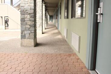 هتل Accent Inns Kelowna
