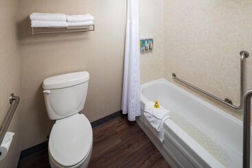 هتل Accent Inns Kelowna