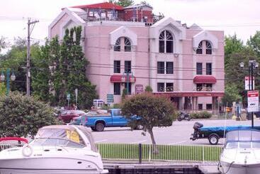 هتل Auberge Du Grand Lac