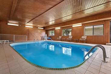 هتل Baymont By Wyndham Waterloo