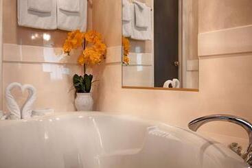 هتل Best Western Coral Hills