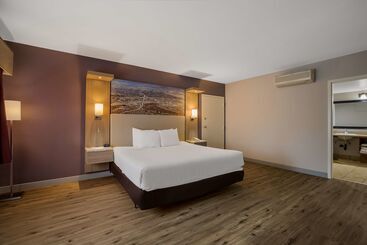 Best Western Diamond Bar Hotel & Suites