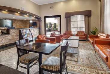هتل Best Western Pasadena Royale Inn & Suites
