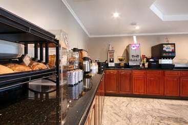 هتل Best Western Pasadena Royale Inn & Suites
