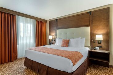 هتل Best Western Plus Mill Creek Inn
