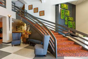 هتل Best Western Plus Mill Creek Inn