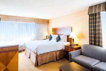 هتل Best Western Plus Suites Downtown Calgary