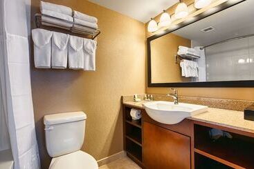 هتل Best Western Plus Suites Downtown Calgary