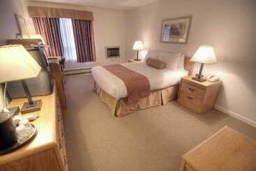 هتل Tower Inn & Suites