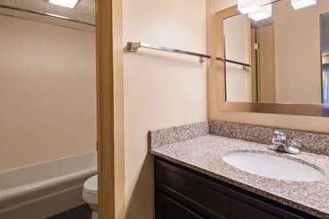 هتل Best Western Toni Inn