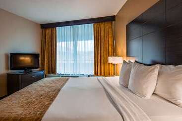 هتل Best Western Toni Inn