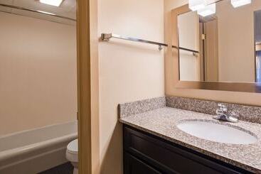 هتل Best Western Toni Inn
