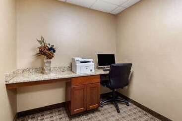 هتل Comfort Inn Aikens Center