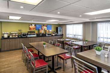 هتل Comfort Inn East