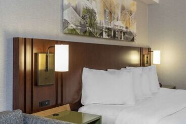 هتل Comfort Inn East