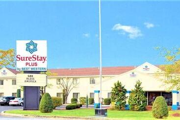 هتل Surestay Plus By Best Western Reading North