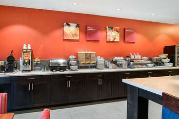 هتل Comfort Suites Near Vancouver Mall
