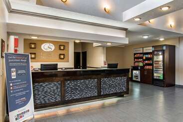 هتل Comfort Suites Near Vancouver Mall