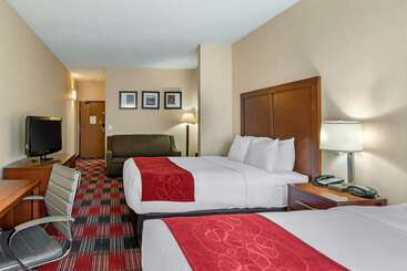 هتل Comfort Suites Near Vancouver Mall