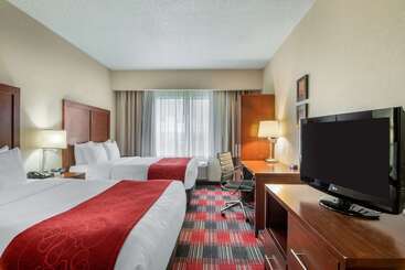 هتل Comfort Suites Near Vancouver Mall