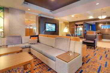 هتل Courtyard Raleigh Crabtree Valley