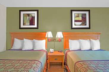 בית מלון כפרי Days Inn By Wyndham Monroe, Louisiana