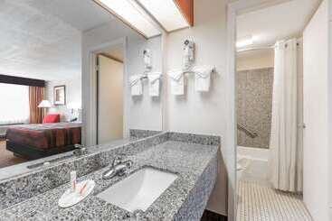 هتل Days Inn By Wyndham Pearl/jackson Airport