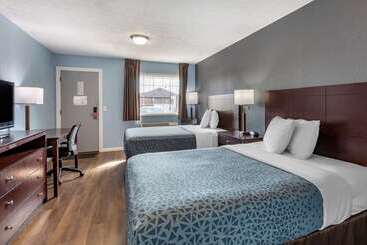هتل Econo Lodge Inn & Suites South