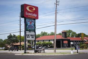 هتل Econo Lodge Inn & Suites South