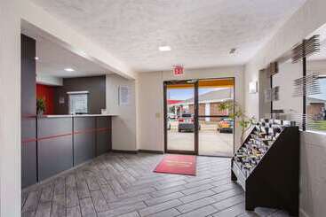 هتل Red Lion Inn & Suites Olathe Kansas City