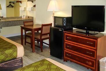 هتل Econo Lodge Texarkana I30
