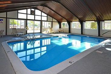 هتل Econo Lodge 1000 Islands