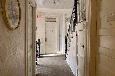 هتل Haterleigh Heritage Inn