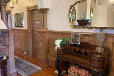 هتل Haterleigh Heritage Inn