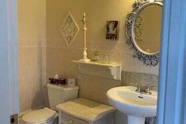 هتل Haterleigh Heritage Inn