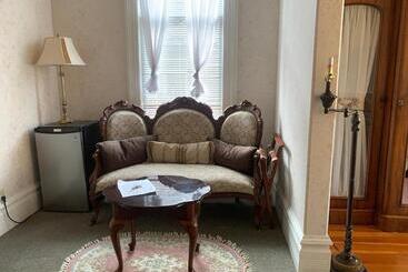 هتل Haterleigh Heritage Inn
