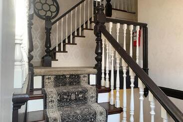 هتل Haterleigh Heritage Inn