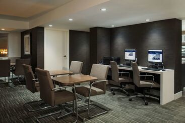 هتل Hilton Winnipeg Airport Suites
