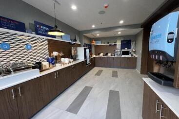 هتل Holiday Inn Express Rocky Mount Sports Center By Ihg