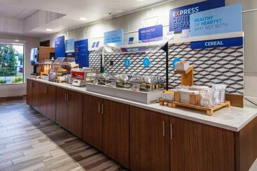 هتل Holiday Inn Express Rocky Mount Sports Center By Ihg