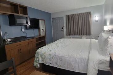 هتل Hometowne Studios By Red Roof Egg Harbor–atlantic City Airport