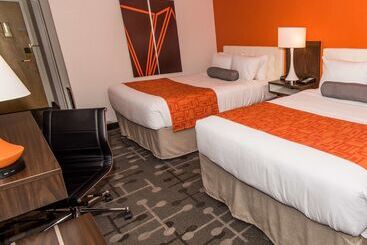 هتل Howard Johnson By Wyndham Portsmouth