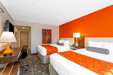 هتل Howard Johnson By Wyndham Portsmouth