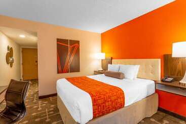 هتل Howard Johnson By Wyndham Portsmouth