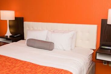 هتل Howard Johnson By Wyndham Portsmouth